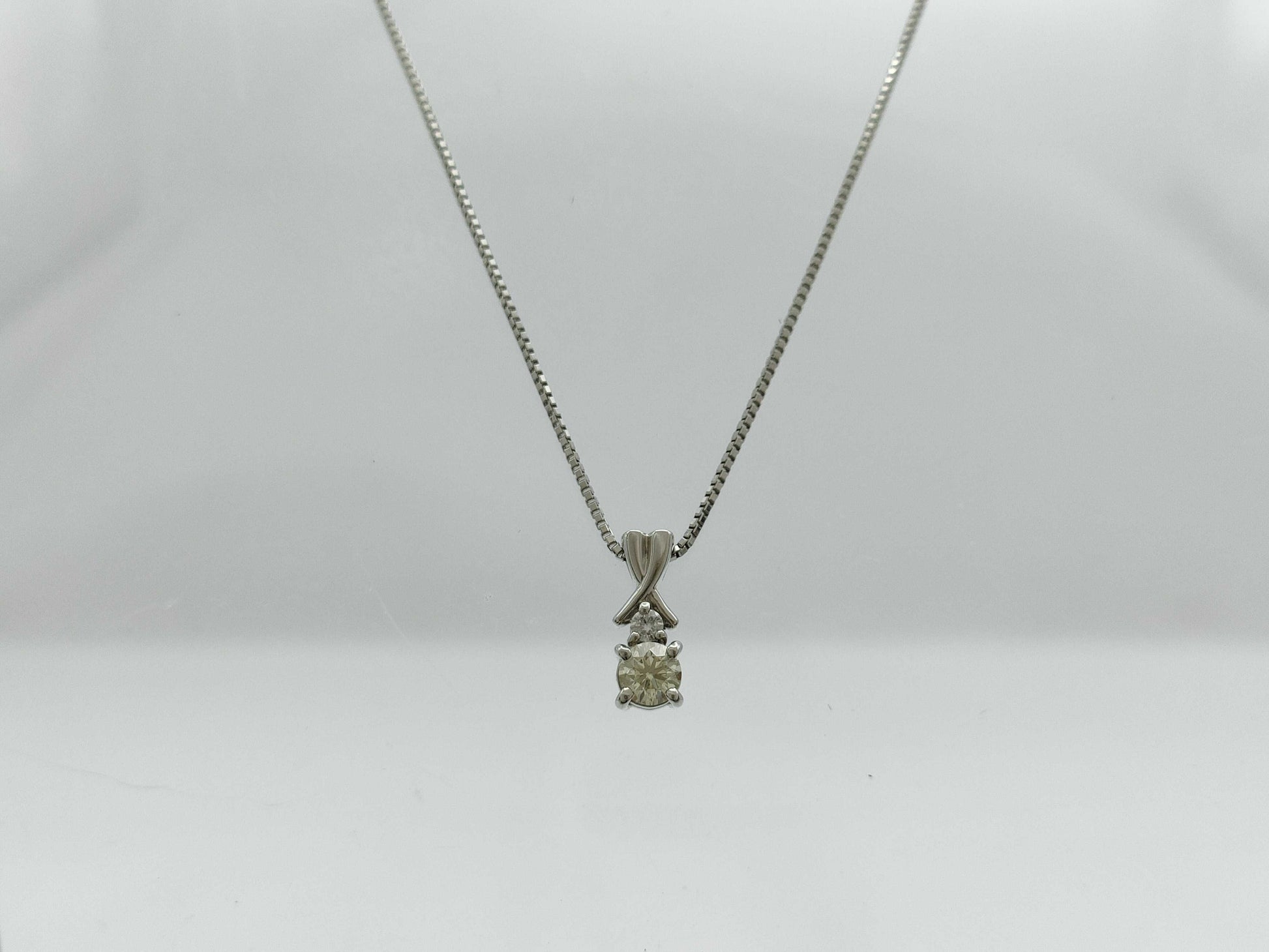 D0.301ct FD0.04ct Pt900/850 4.9g Necklace 