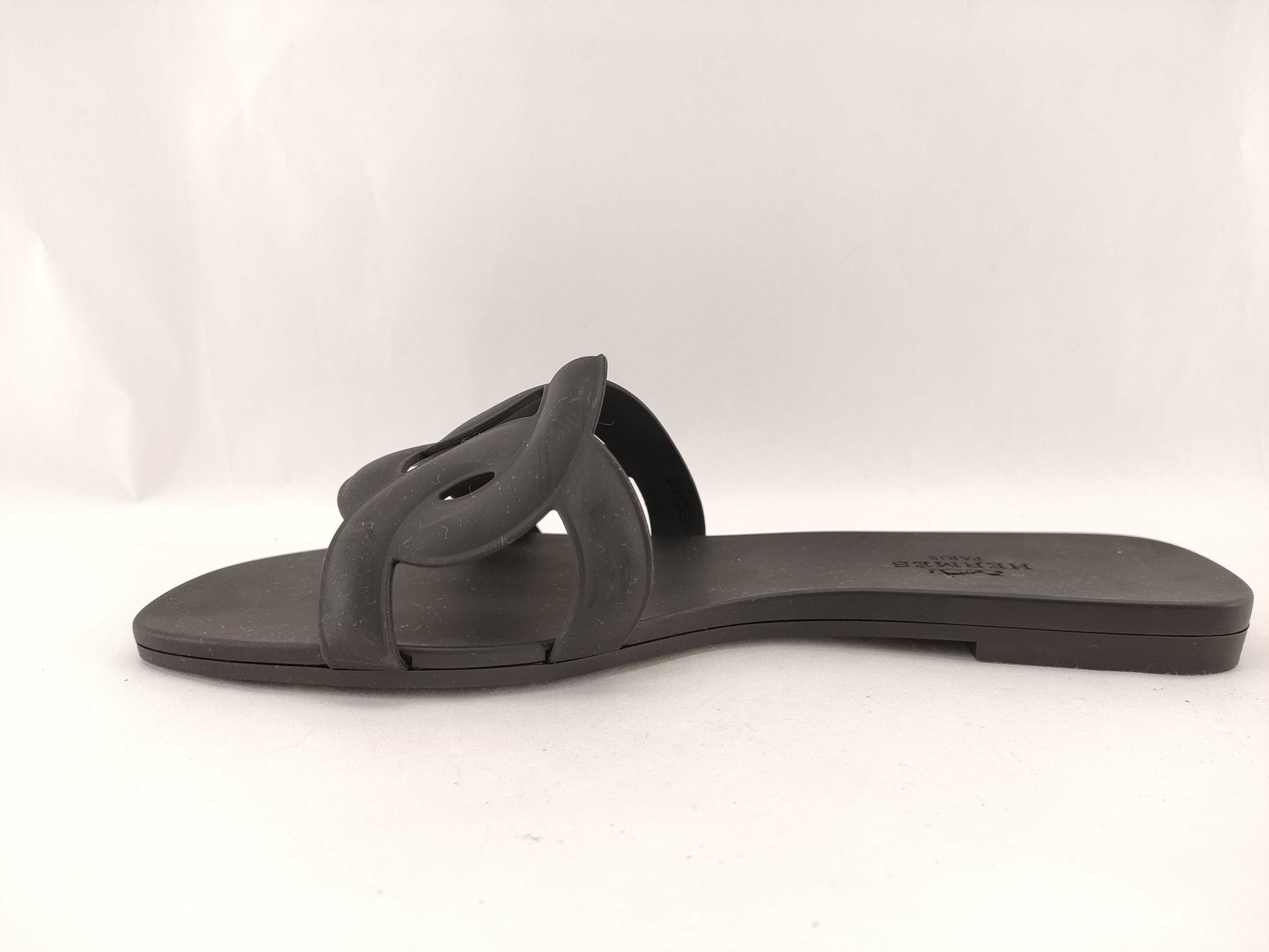 HERMES Aloha Chaine d'Ancre Black Sandals