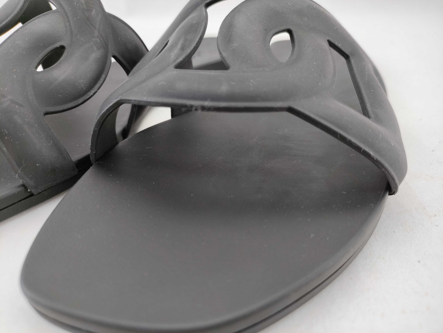 HERMES Aloha Chaine d'Ancre Black Sandals