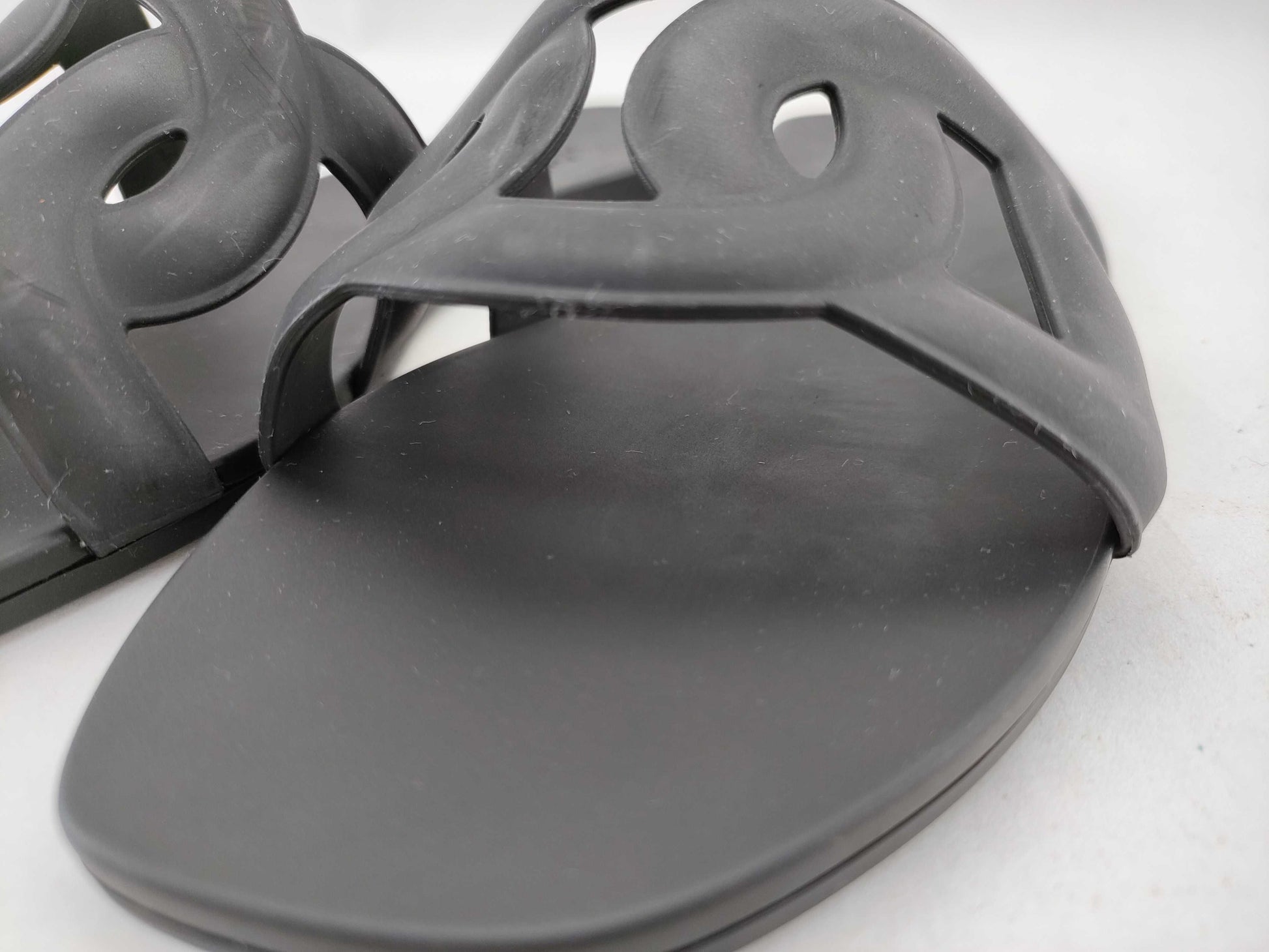 HERMES Aloha Chaine d'Ancre Black Sandals