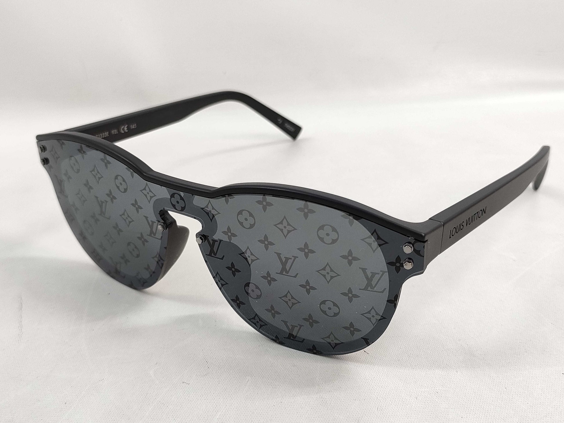 LOUIS VUITTON Z1333E Sunglasses/Glasses