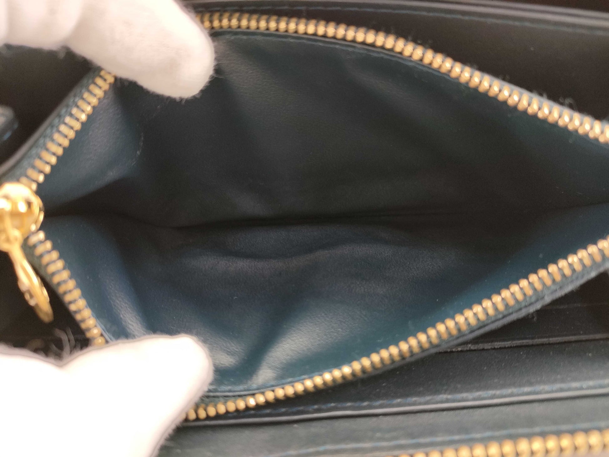LOUIS VUITTON Vernis Zippy Wallet