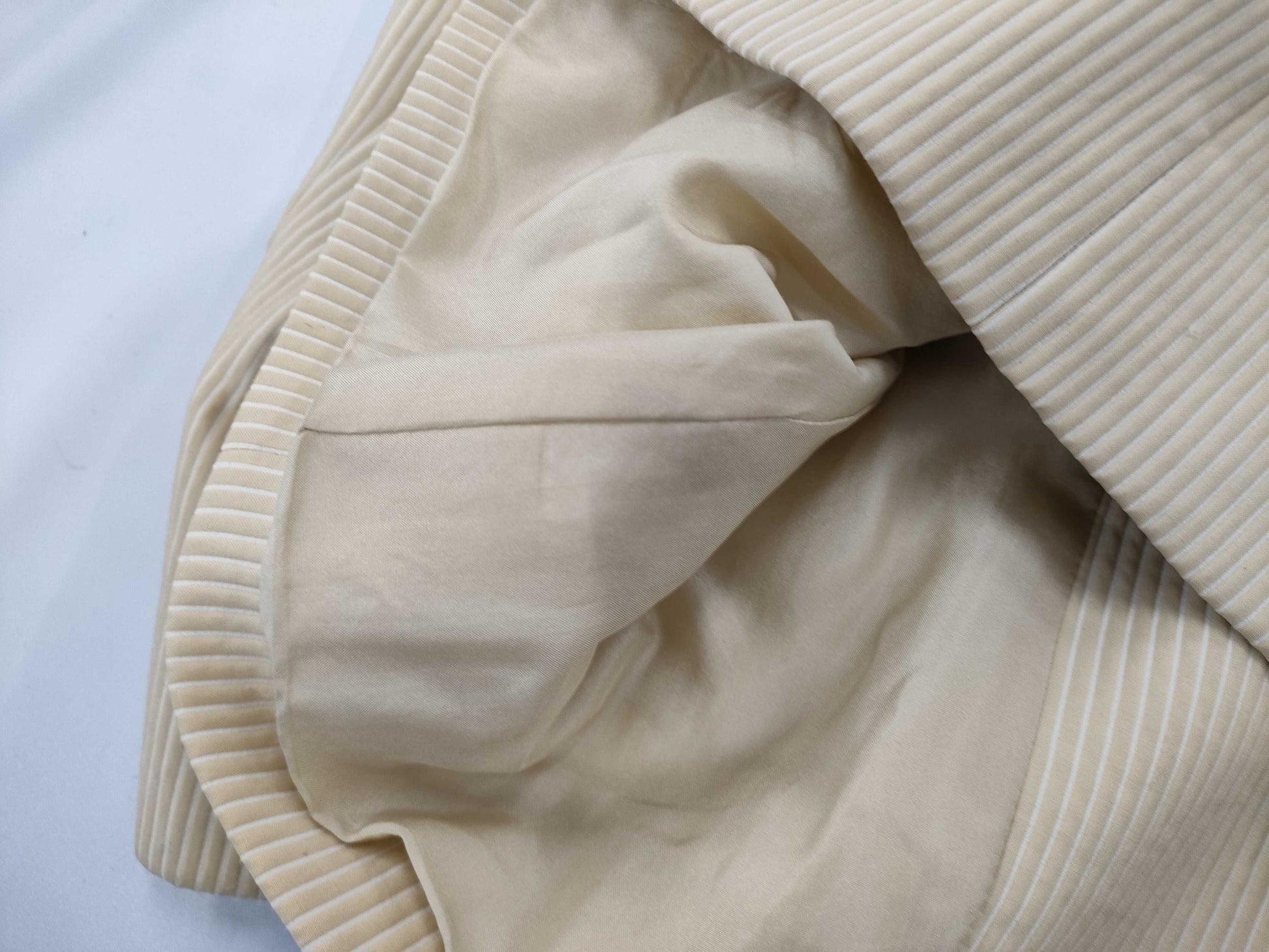 CHANEL 01P Jacket with pen marks