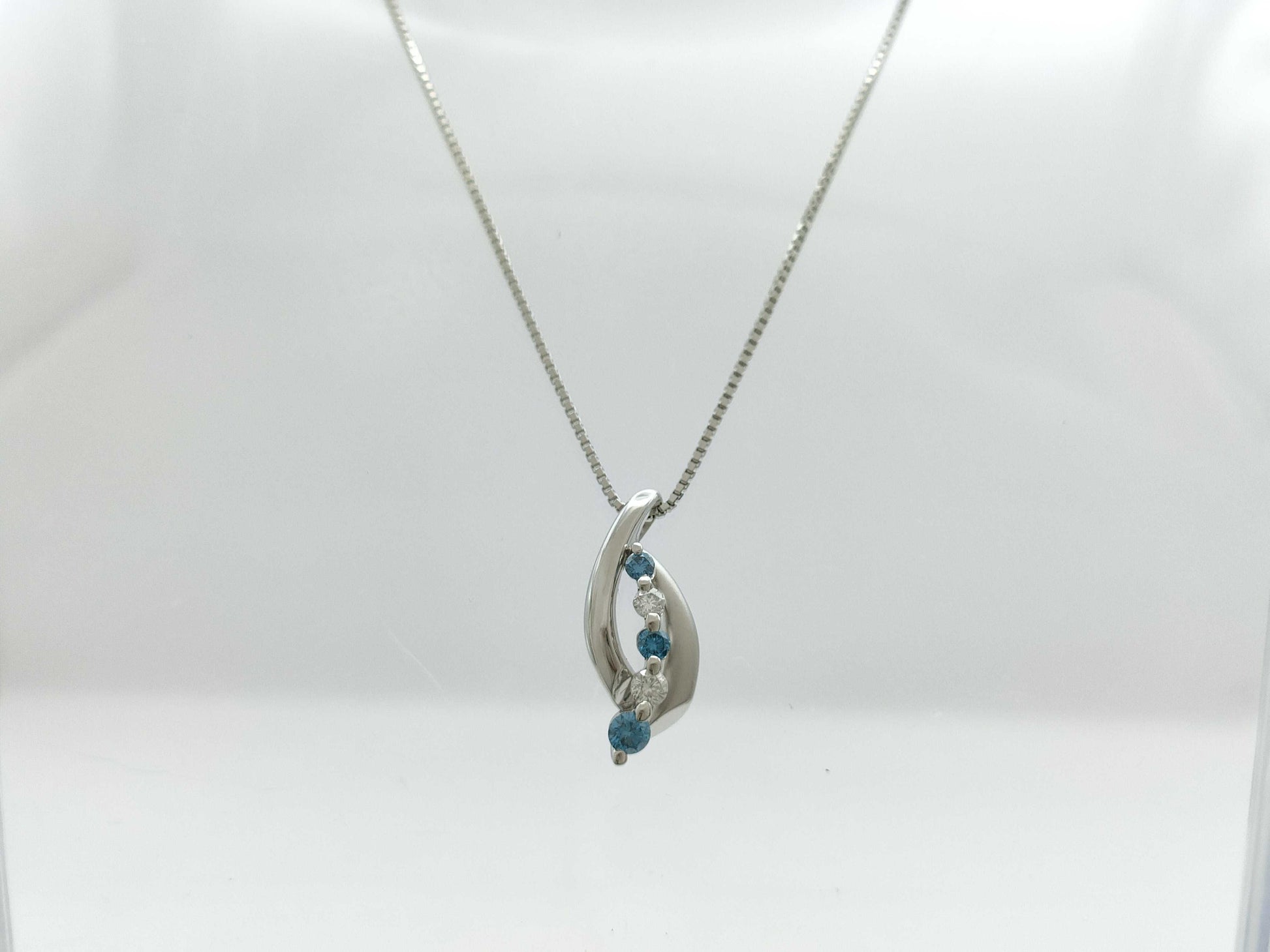 D0.33ct Pt900/850 6.7g Necklace 