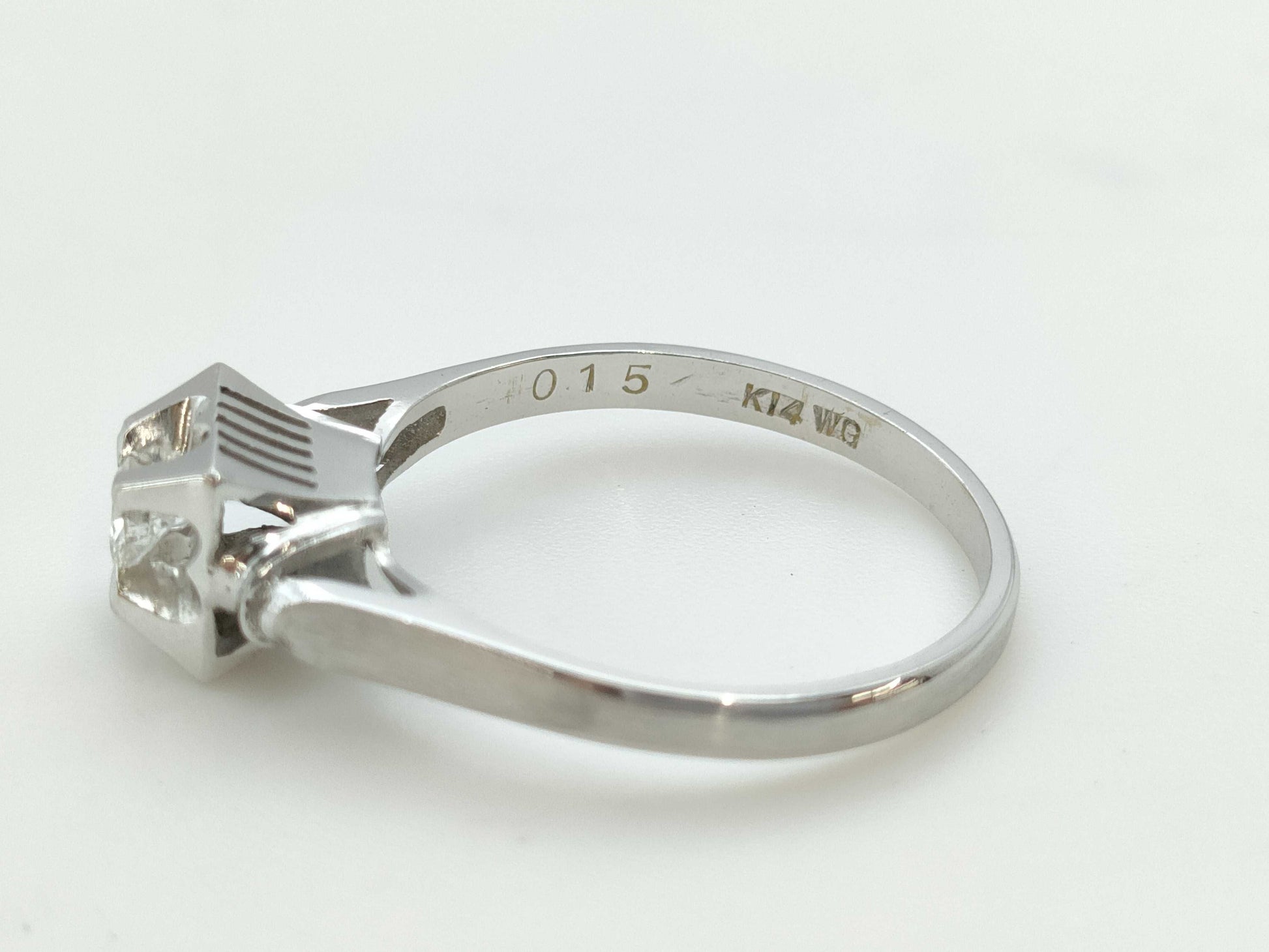 D0.15ct 585 2.4g Ring 