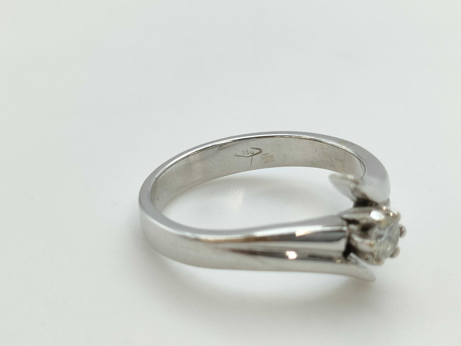 Diamond 750 4.5g Ring 