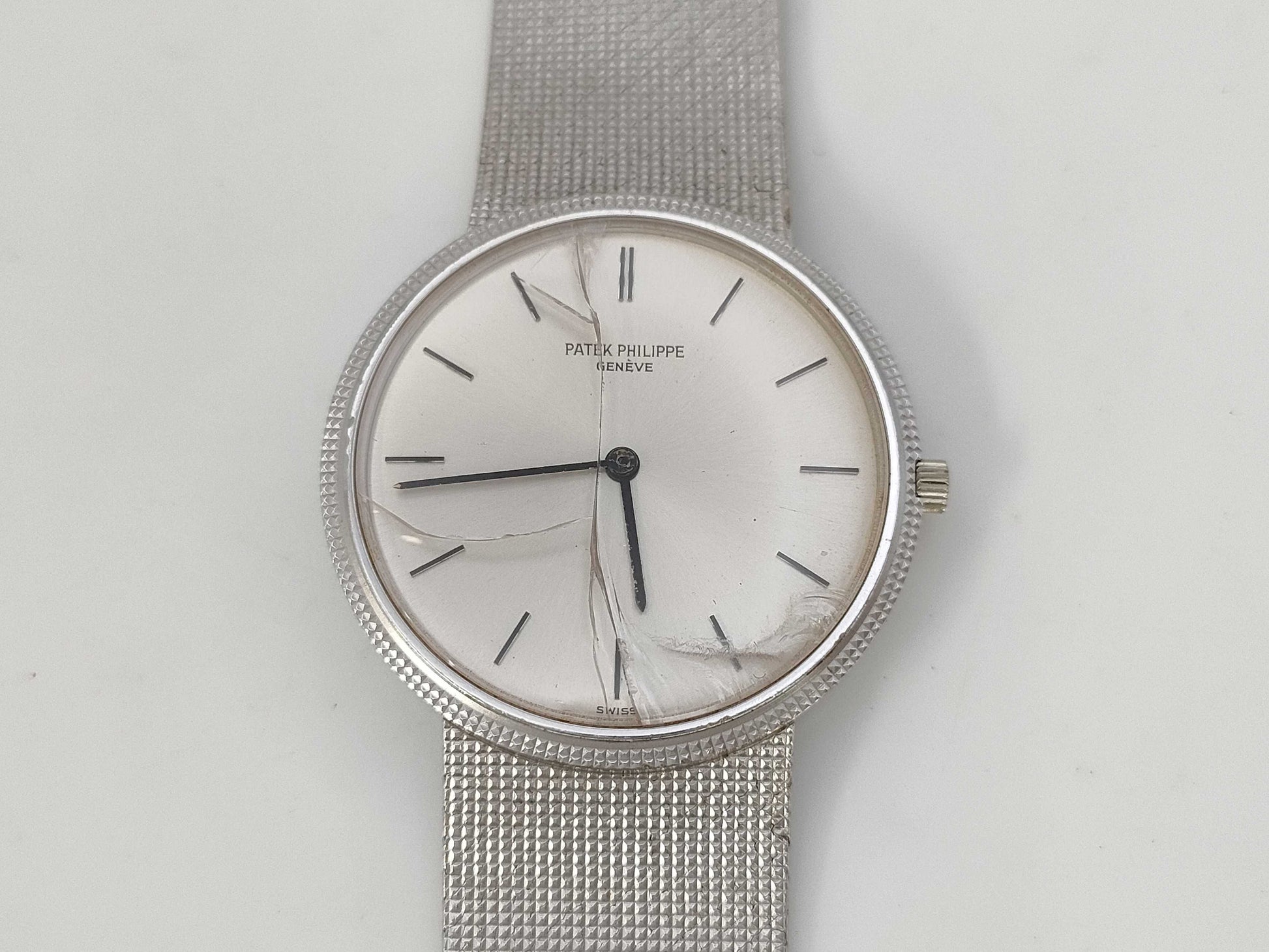 PATEK PHILIPPE Calatrava Hand-Wound 18K Gold Women's Watch