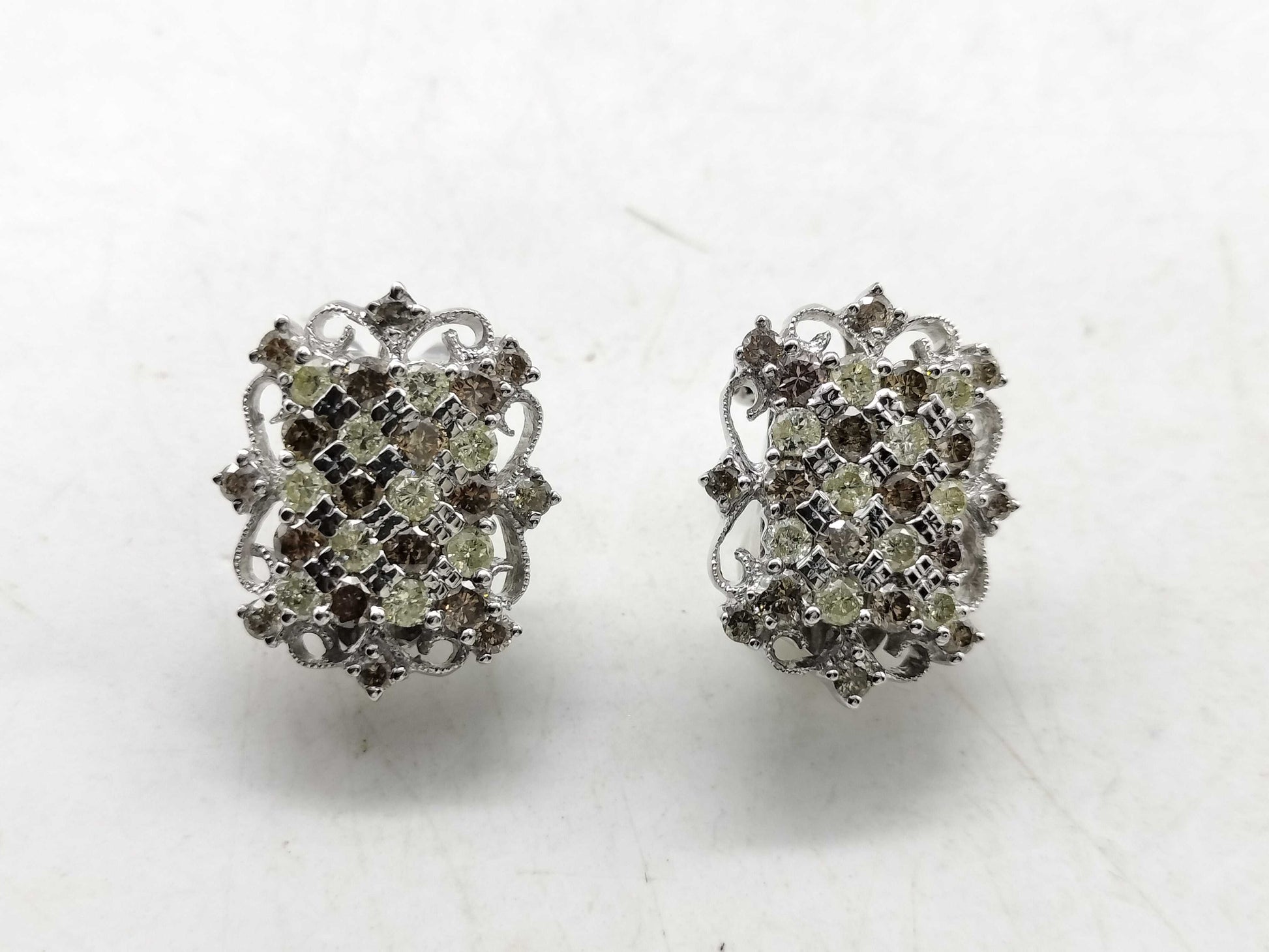 D1.15/1.15ct K18WG 8.5g Earrings 