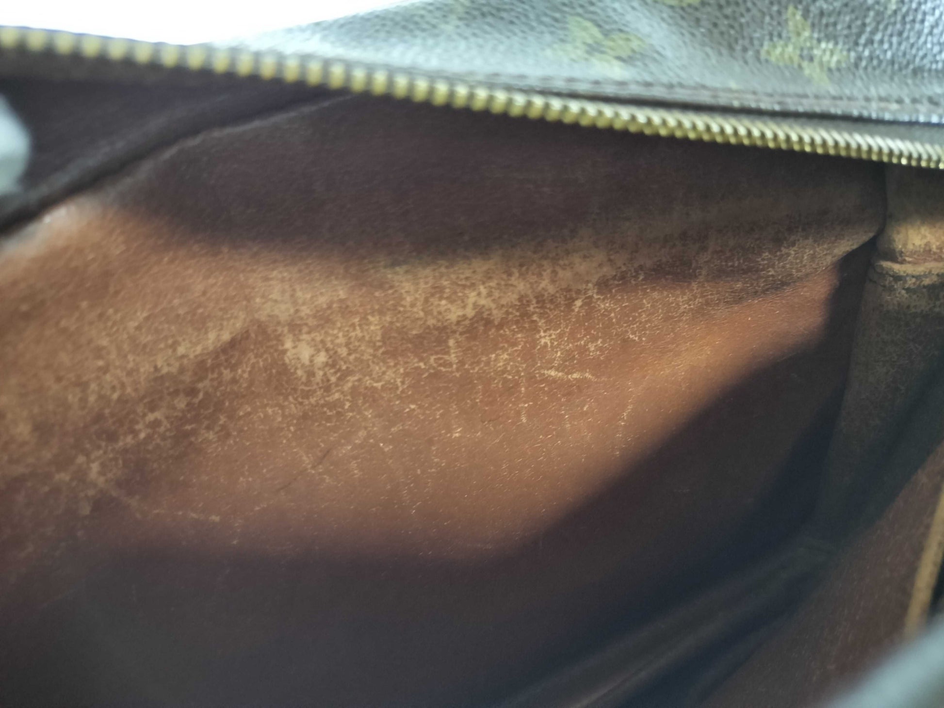 LOUIS VUITTON Monogram Migratour Shoulder Bag