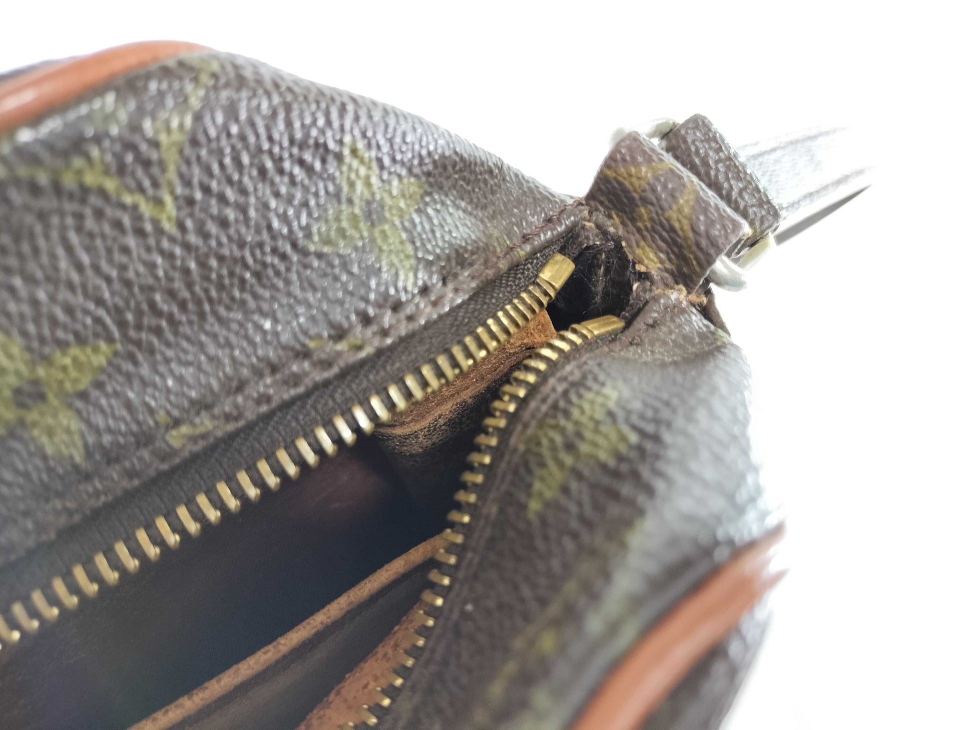 LOUIS VUITTON Monogram Migratour Shoulder Bag