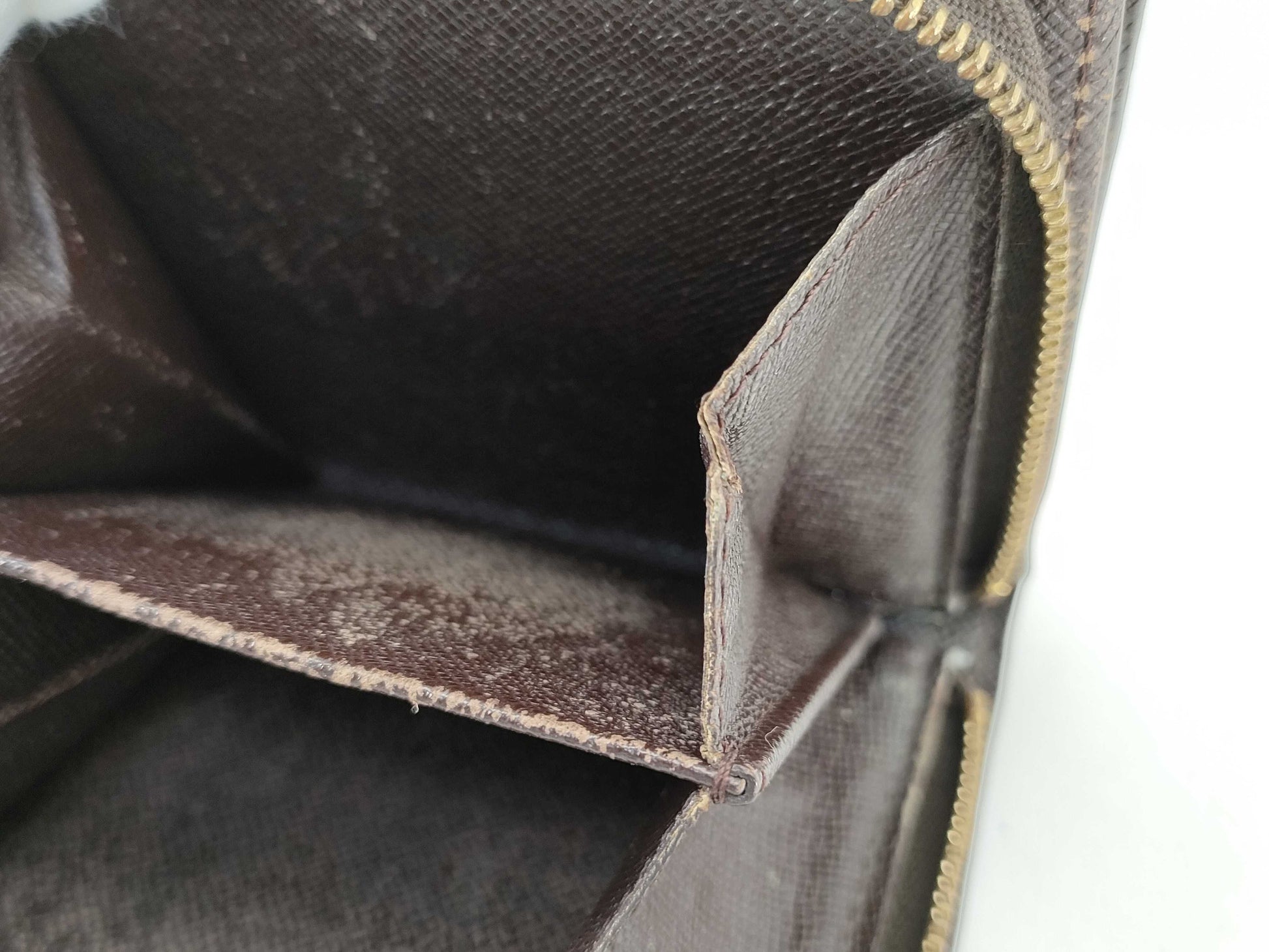 LOUIS VUITTON Damier N61668 Compact Zip Wallet