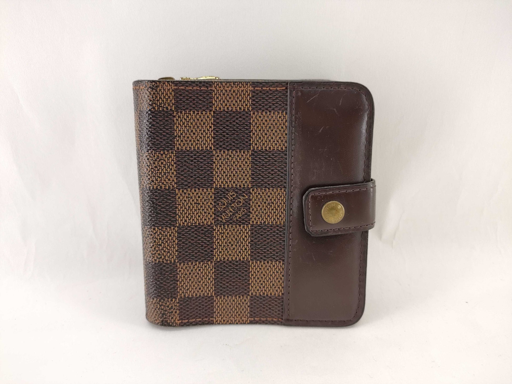 LOUIS VUITTON Damier N61668 Compact Zip Wallet