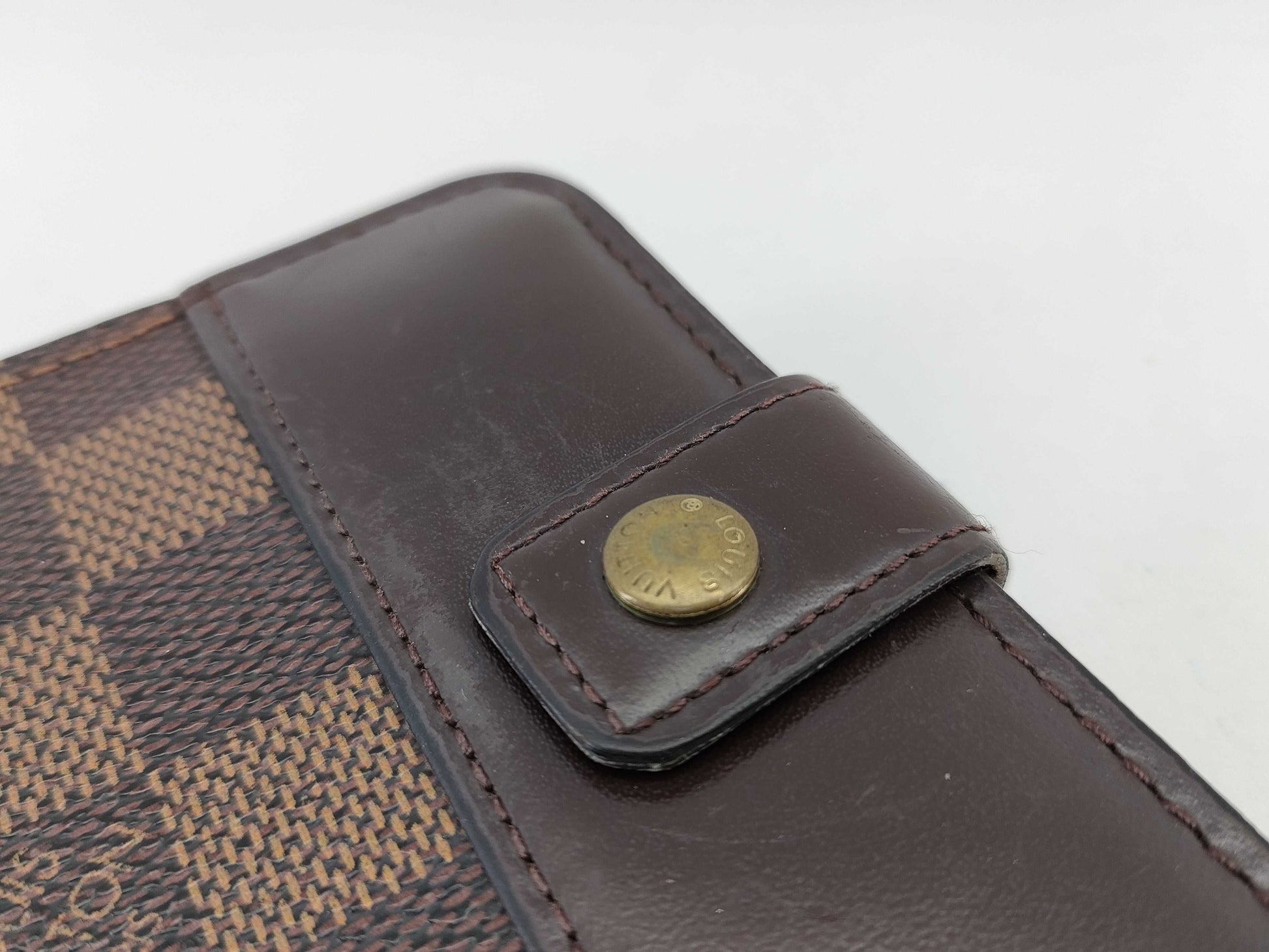 LOUIS VUITTON Damier N61668 Compact Zip Wallet