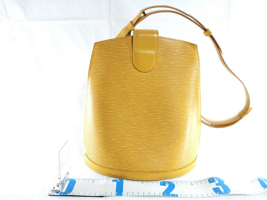 LOUIS VUITTON Epi Cluny Shoulder Bag with Crack
