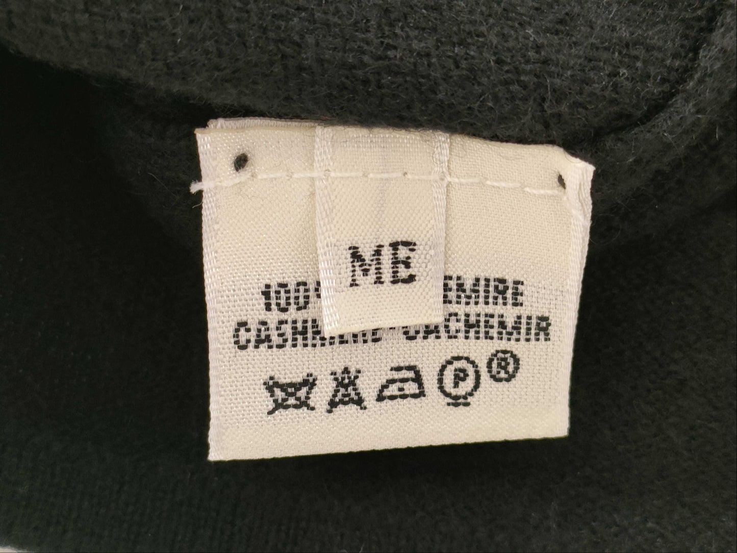 HERMES sleeveless knit black top
