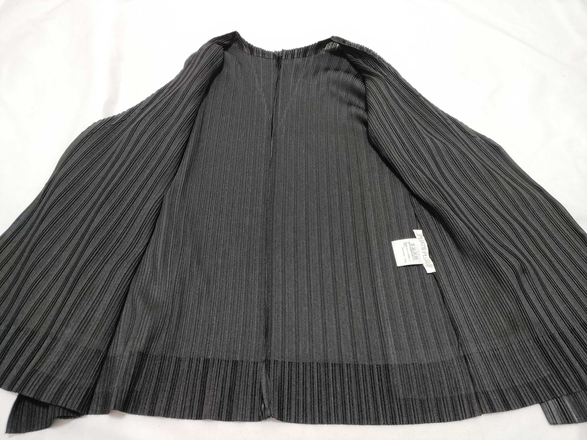 ISSEY MIYAKE Pleats Please Cardigan Black Cardigan