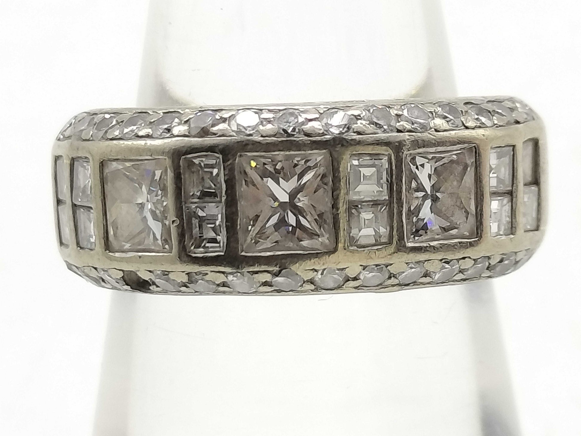 Diamond 750 8.5g Ring 