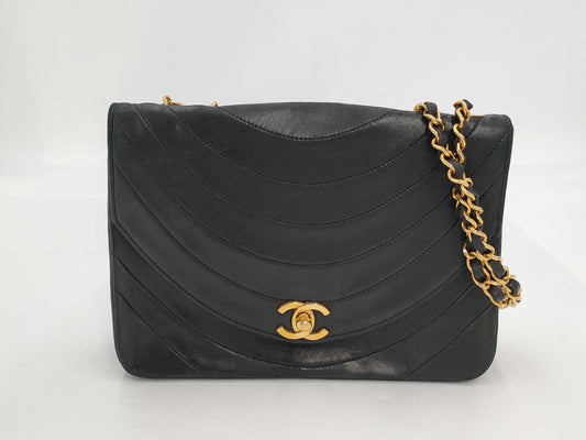 CHANEL Lambskin 22 Single Chain Shoulder Bag
