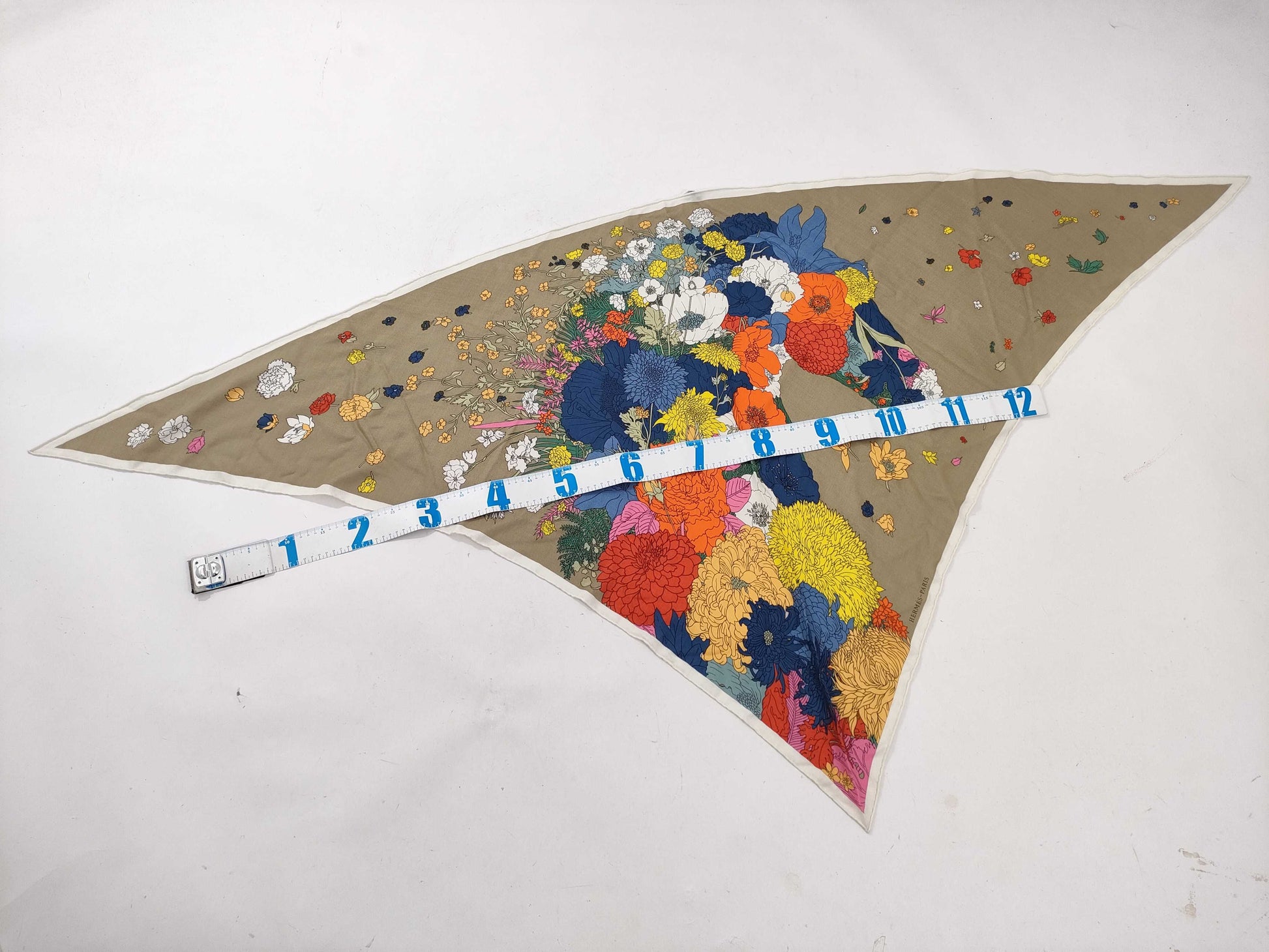 HERMES Triangle Geant Scarf