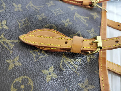 LOUIS VUITTON Monogram Bucket PM Tote Bag with Pouch