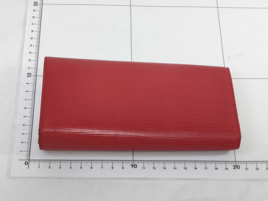 LOUIS VUITTON Epi Portefeuille Sarah Long Wallet Red