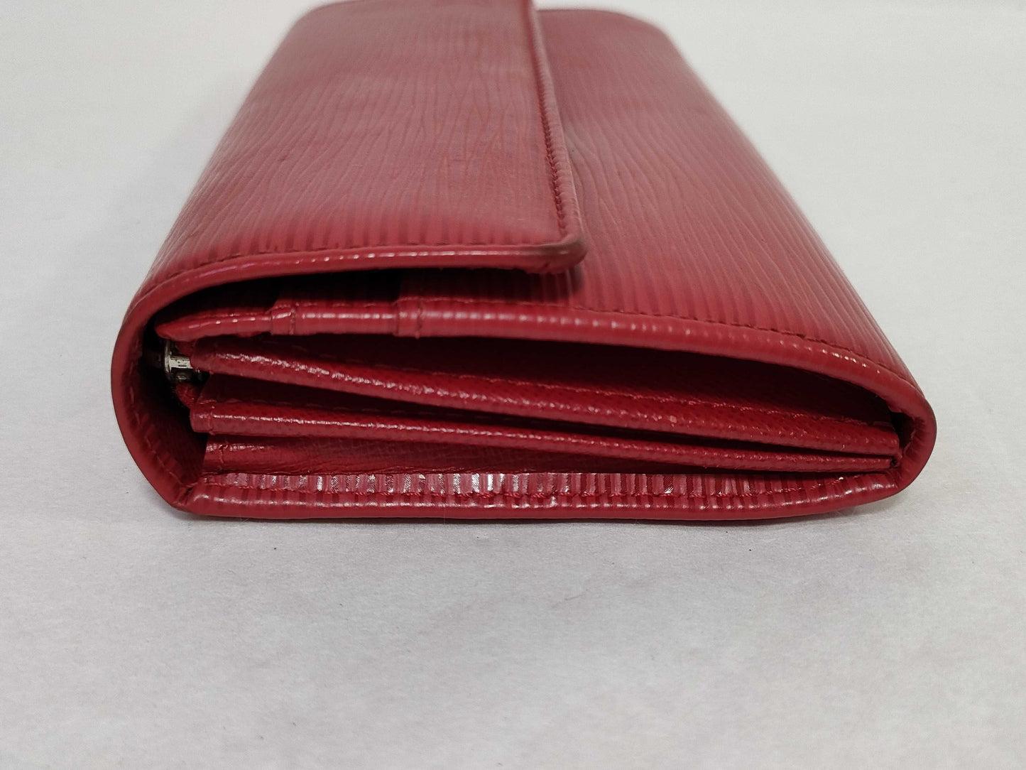 LOUIS VUITTON Epi Portefeuille Sarah Long Wallet Red
