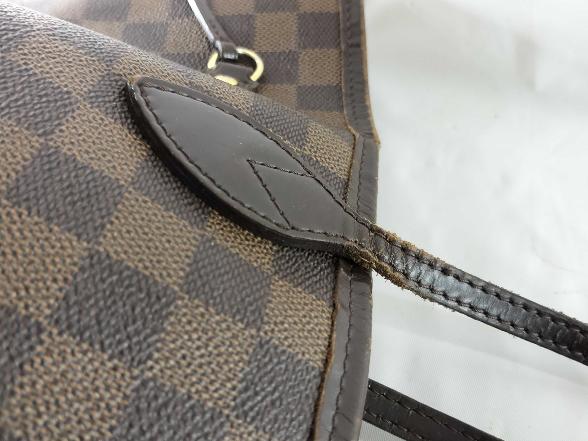 LOUIS VUITTON Damier Neverfull MM Tote Bag