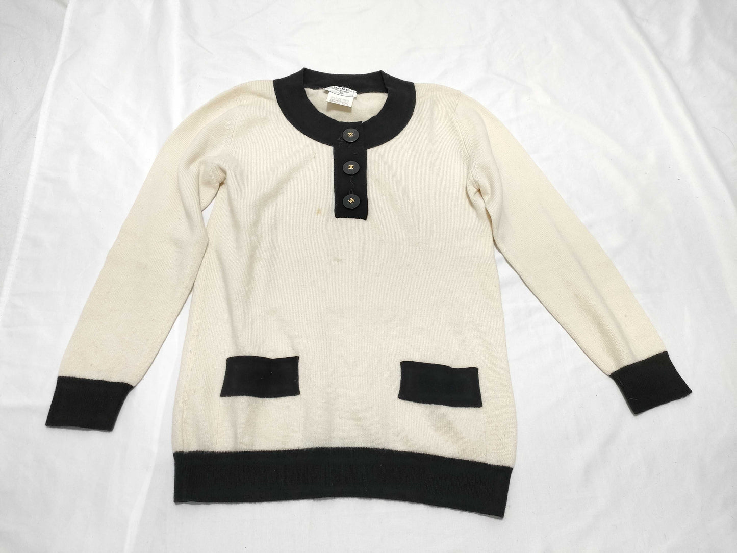 CHANEL Coco Mark 97C Coco Button Long Sleeve Top