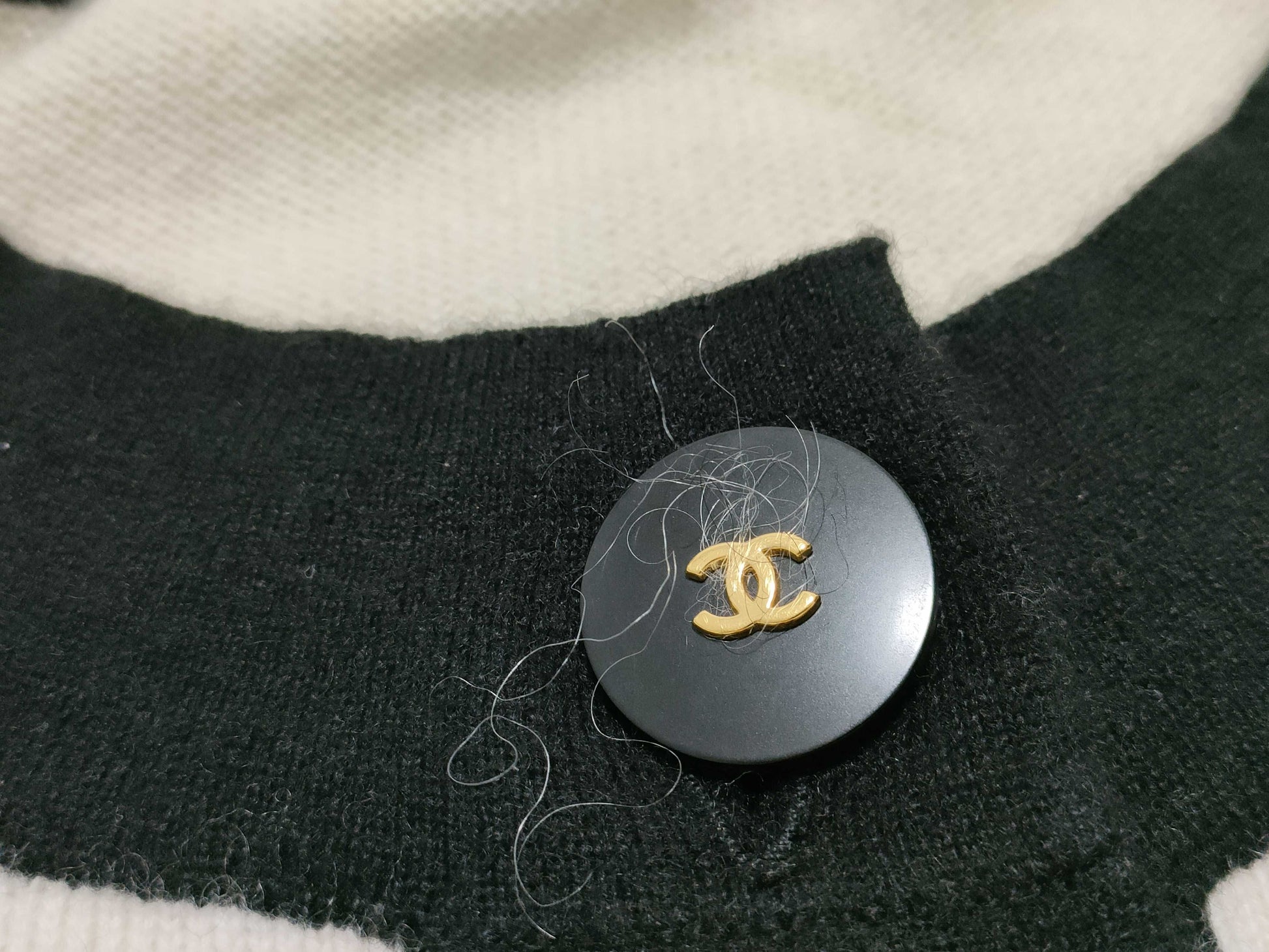 CHANEL Coco Mark 97C Coco Button Long Sleeve Top