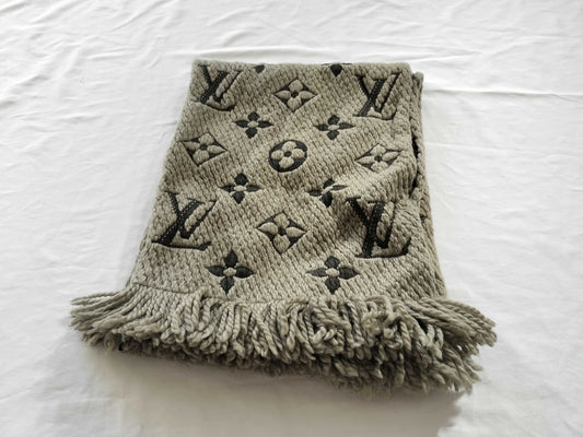 LOUIS VUITTON Monogram Echarpe Logomania Scarf