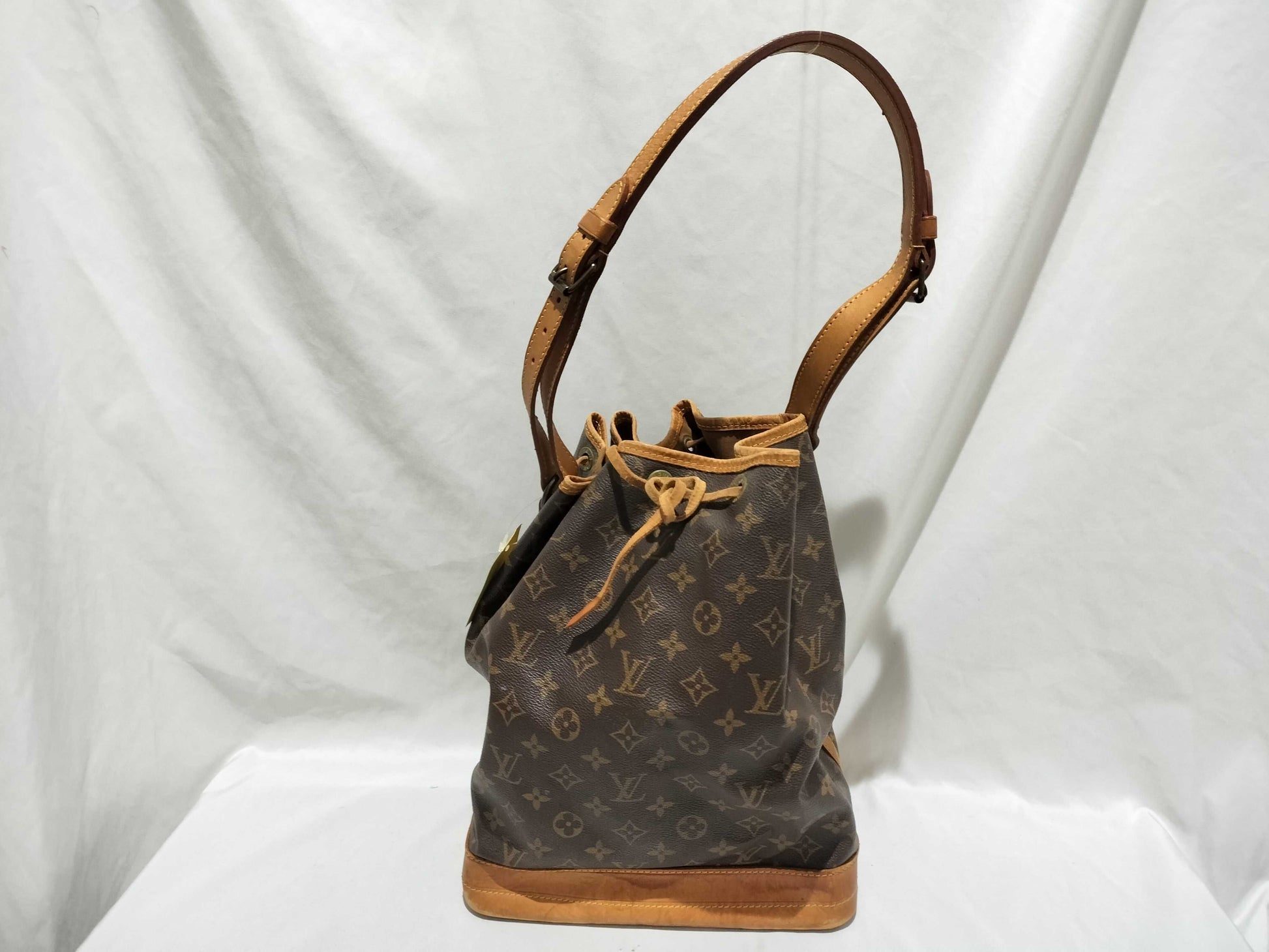 LOUIS VUITTON Monogram M42224 Noe Shoulder Bag
