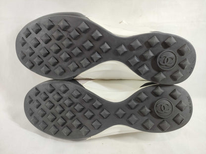 CHANEL Matelasse Matelasse Coco Sneakers