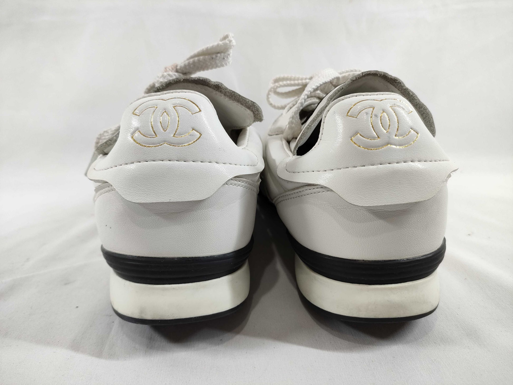 CHANEL Matelasse Matelasse Coco Sneakers