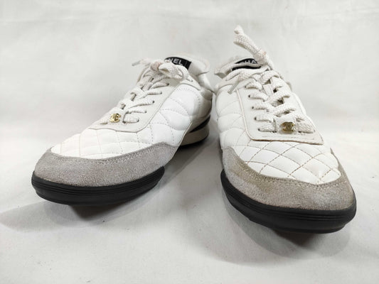 CHANEL Matelasse Matelasse Coco Sneakers