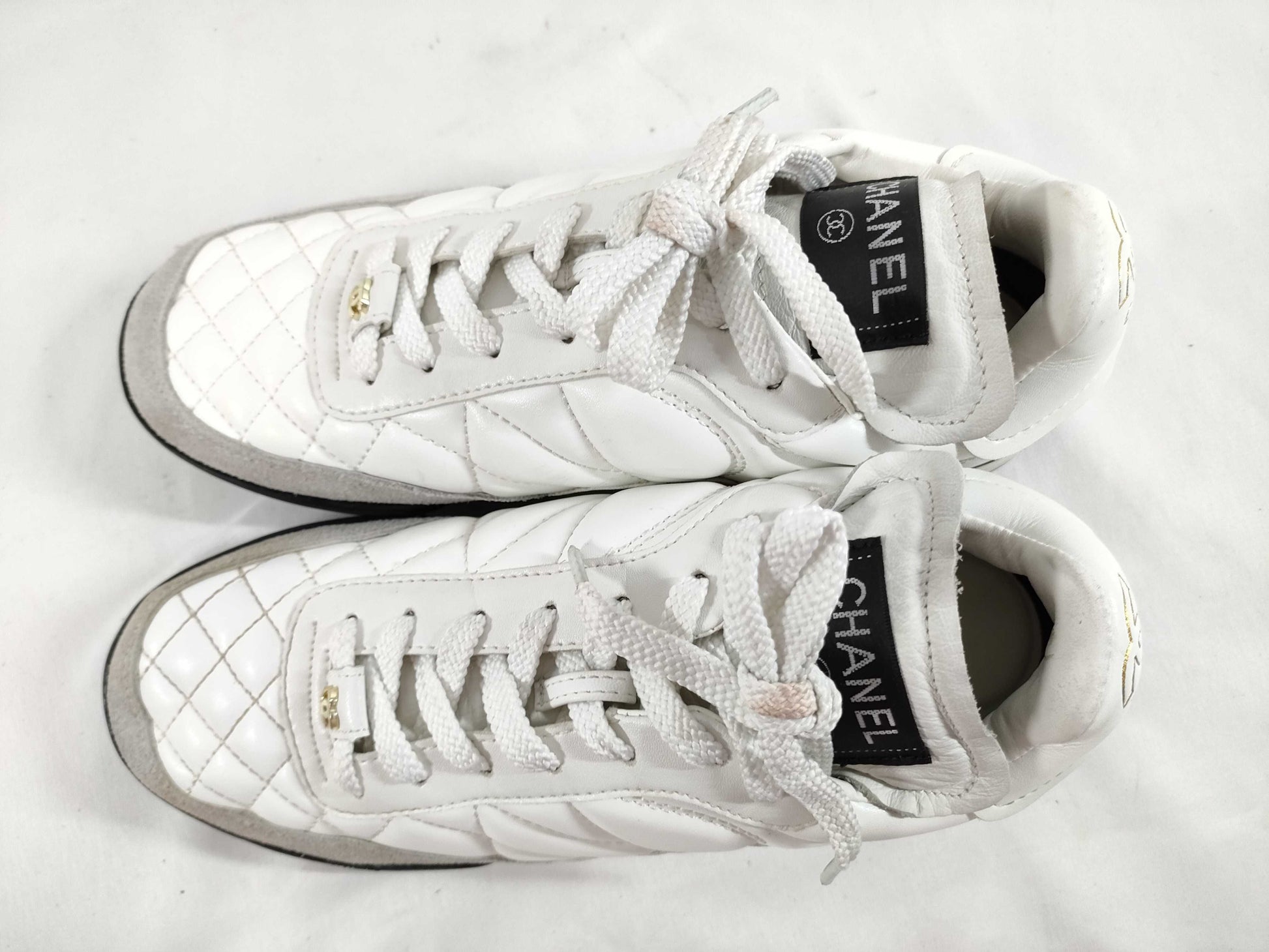 CHANEL Matelasse Matelasse Coco Sneakers