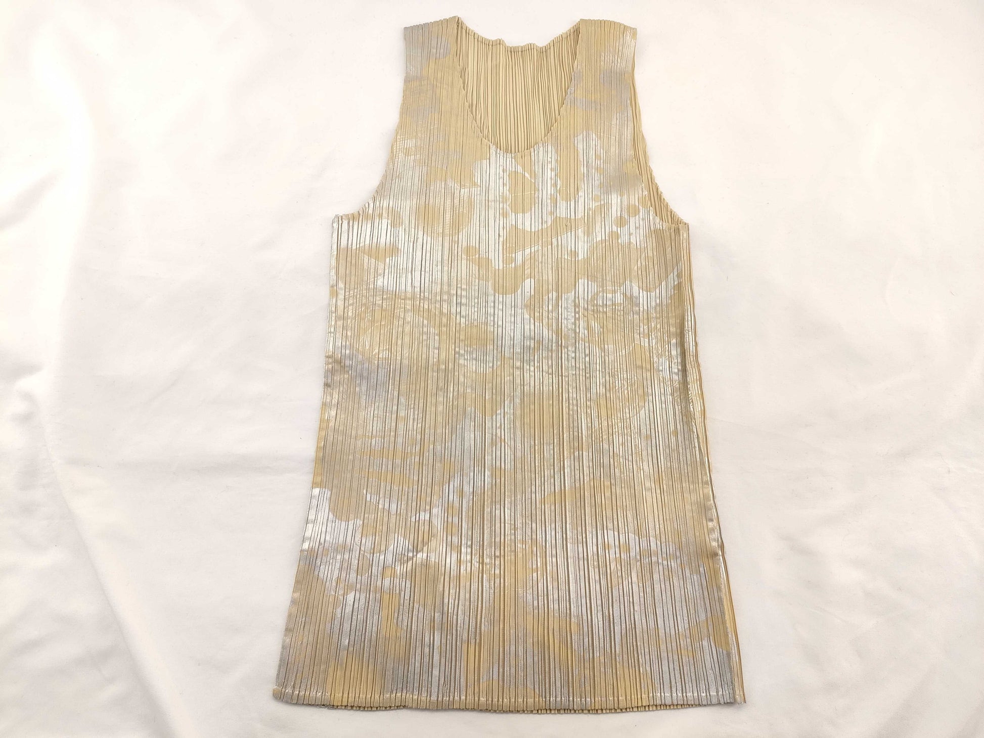 ISSEY MIYAKE Pleats Please Sleeveless Top