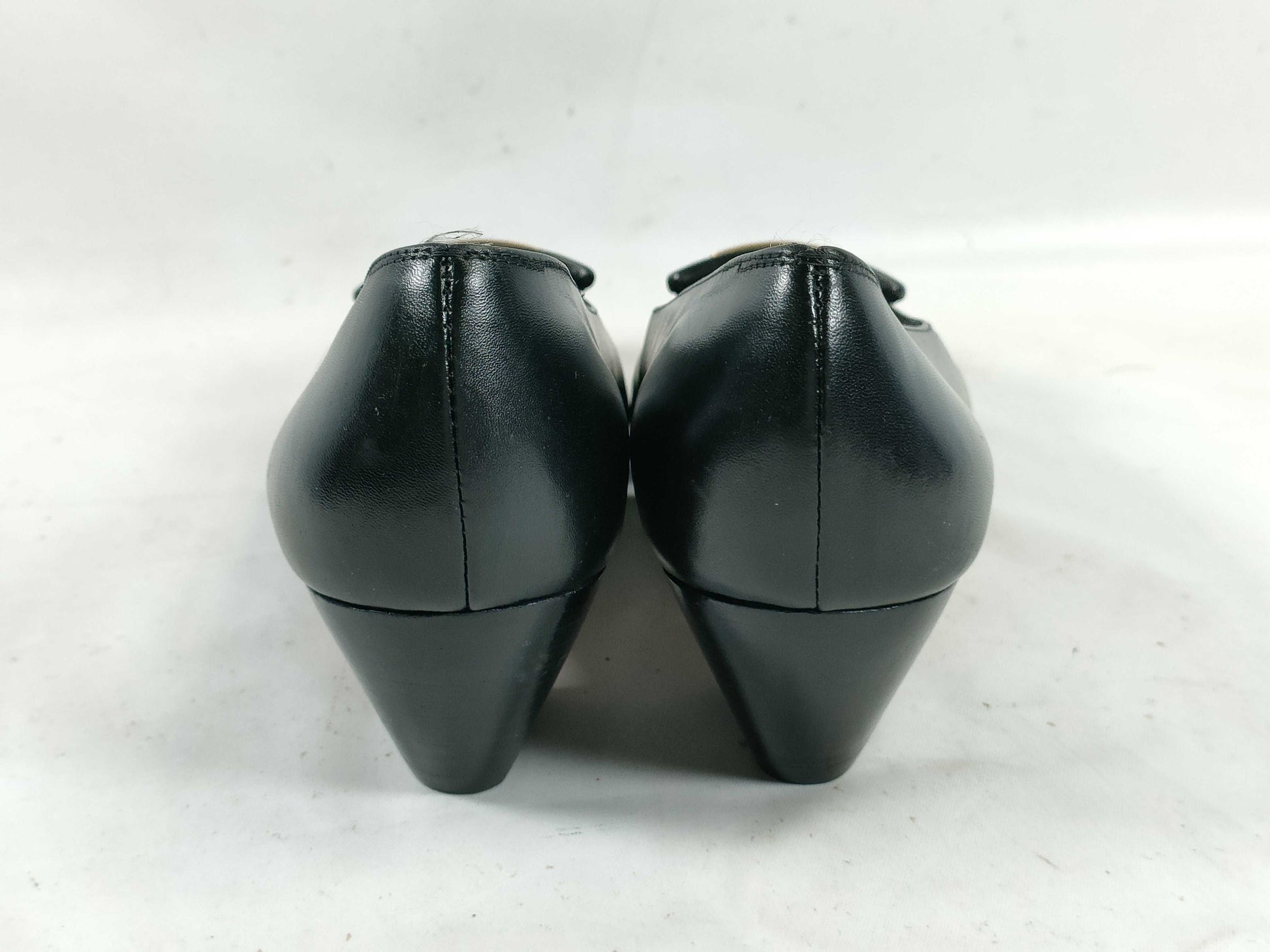 Salvatore Ferragamo logo pumps