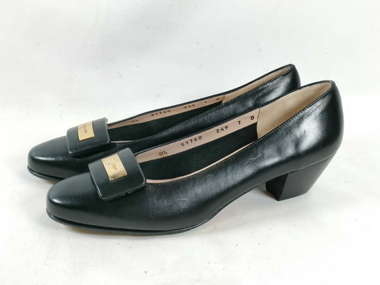 Salvatore Ferragamo logo pumps