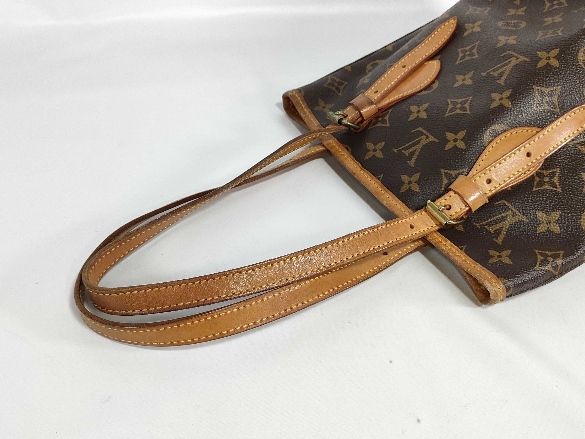 LOUIS VUITTON Monogram M42238 Bucket PM Tote Bag 