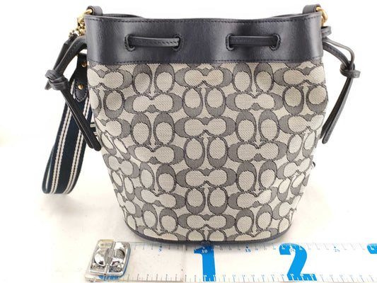 COACH Signature C3853 B4RH3 Shoulder Bag