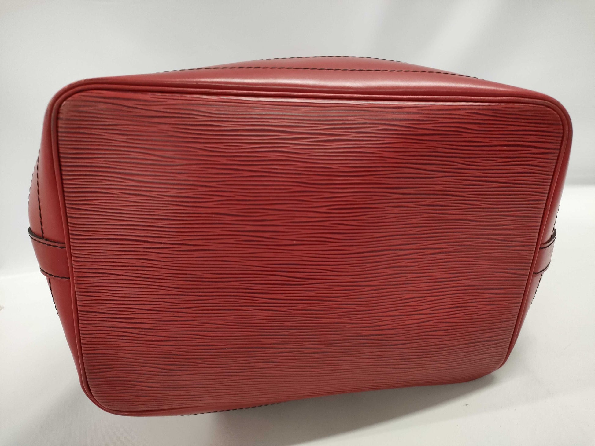 LOUIS VUITTON Epi Noe Shoulder Bag
