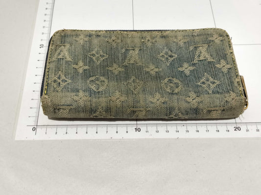 LOUIS VUITTON Monogram Denim Round Zippy Wallet