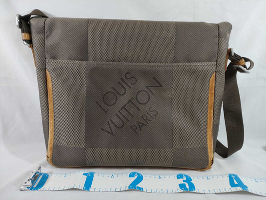 LOUIS VUITTON Damier Geant Damier Geant Messager/Messenger Shoulder Bag