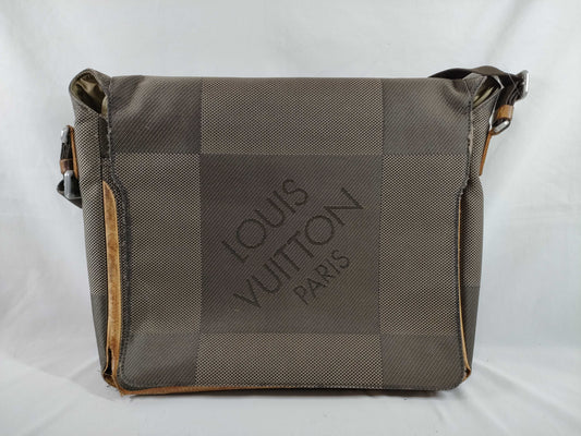 LOUIS VUITTON Damier Geant Damier Geant Messager/Messenger Shoulder Bag