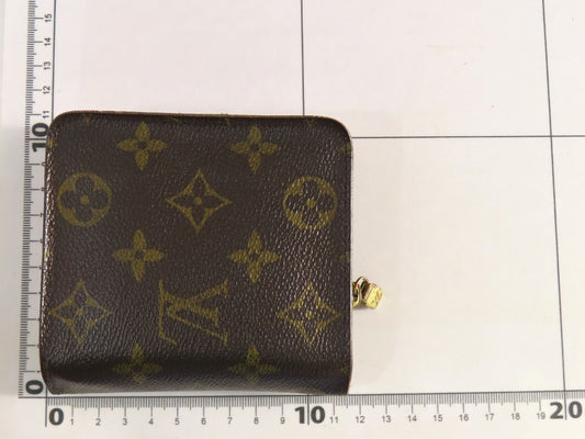 LOUIS VUITTON Monogram Compact Zip Wallet