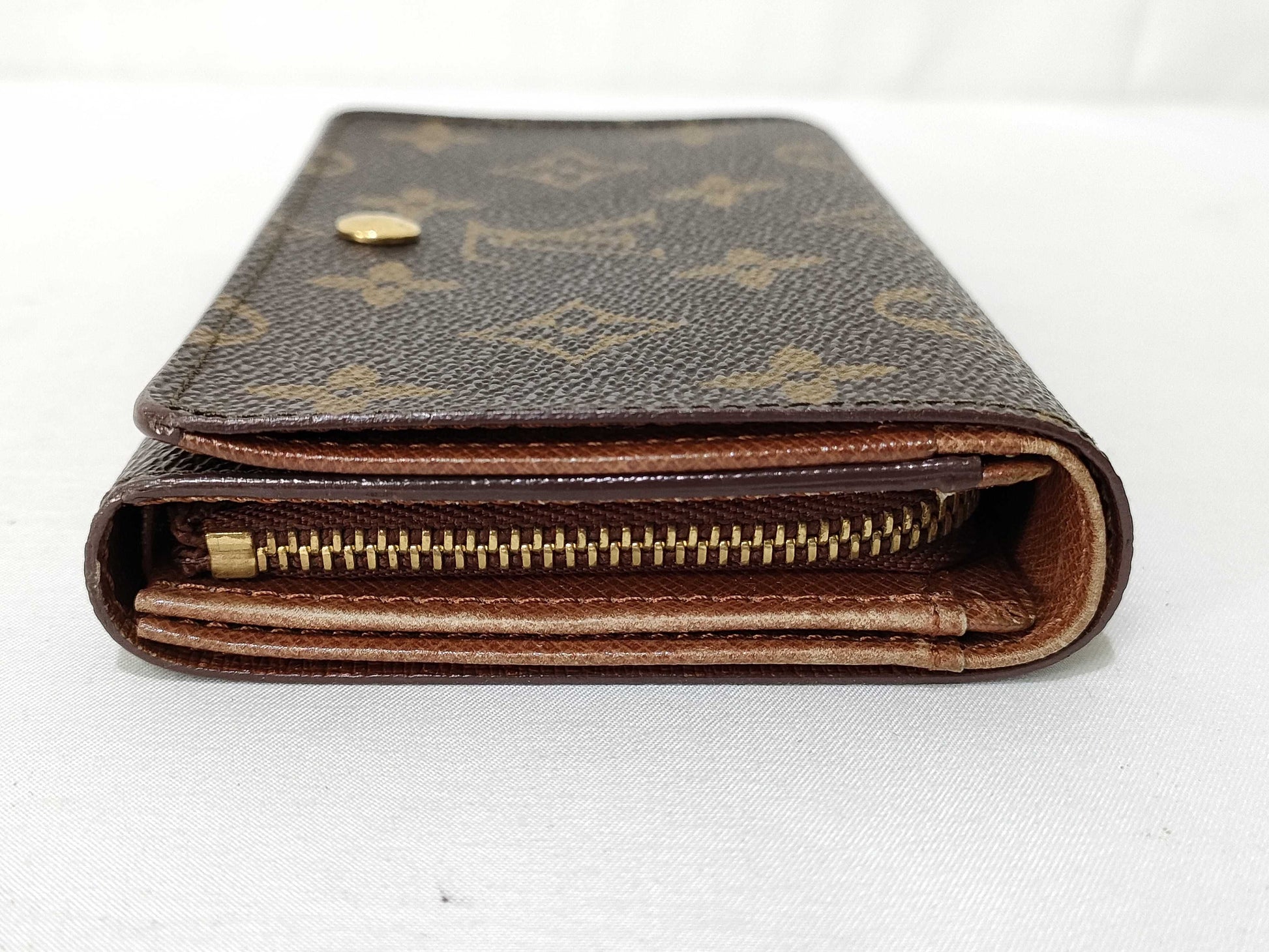 LOUIS VUITTON Monogram Bifold Wallet