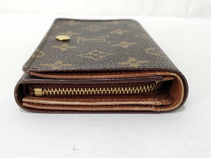 LOUIS VUITTON Monogram Bifold Wallet