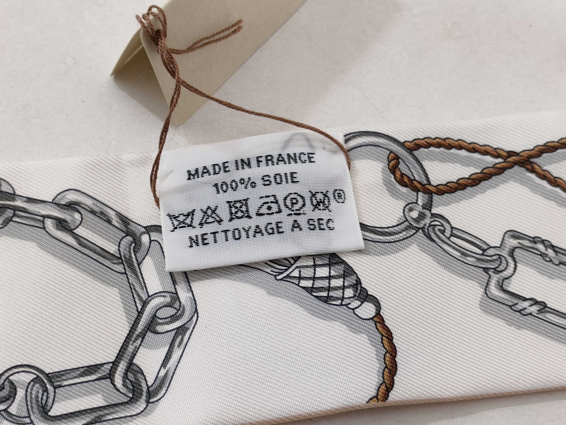 HERMES Twilly C'est La Fit/2025 Scarf