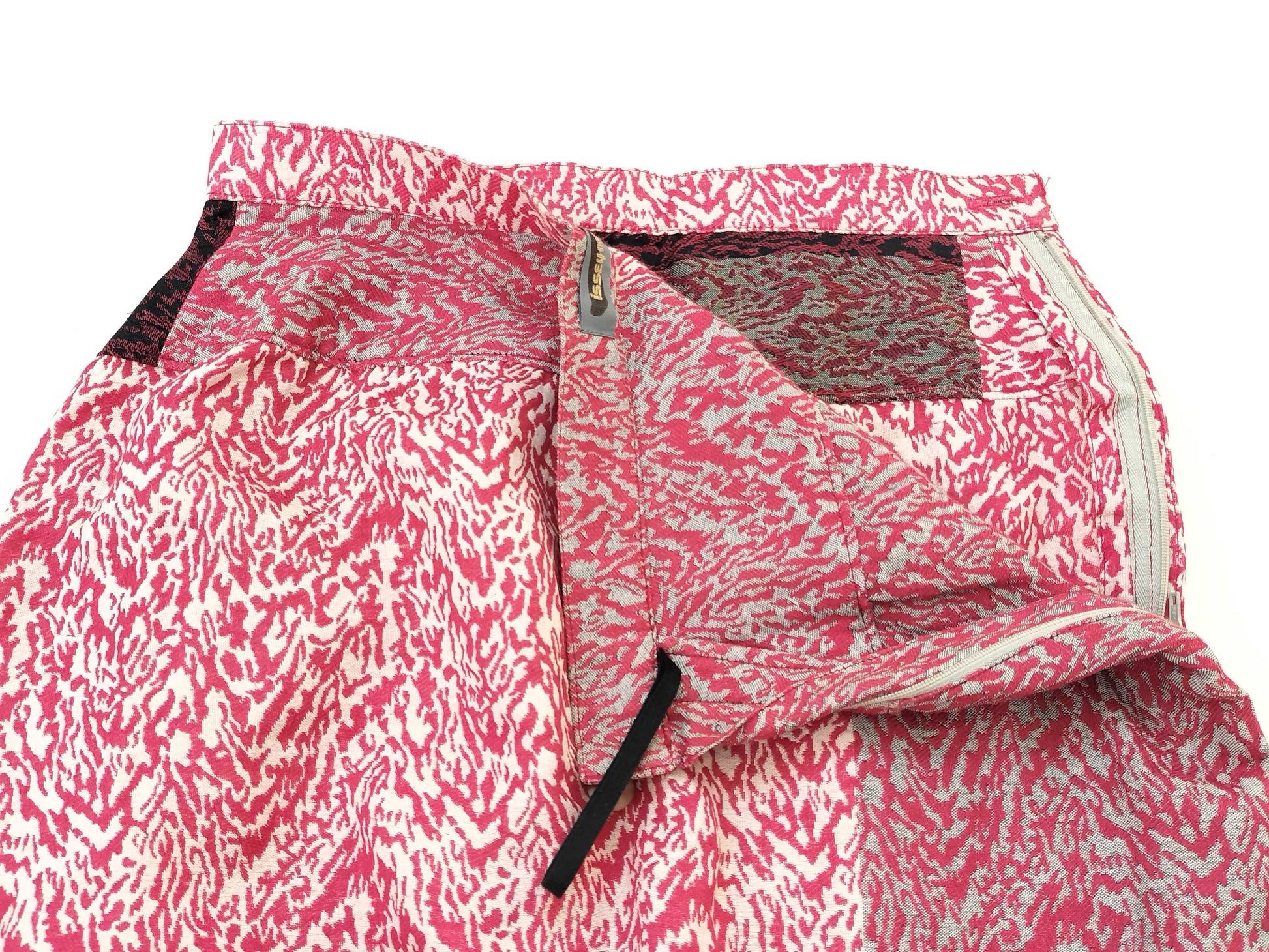 ISSEY MIYAKE all-over print skirt