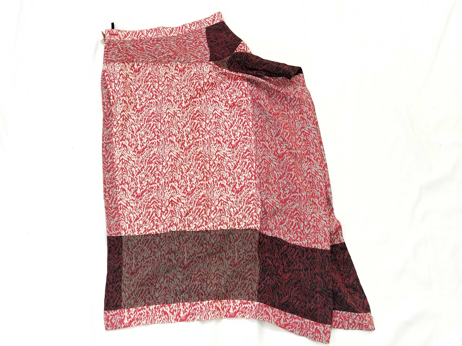 ISSEY MIYAKE all-over print skirt